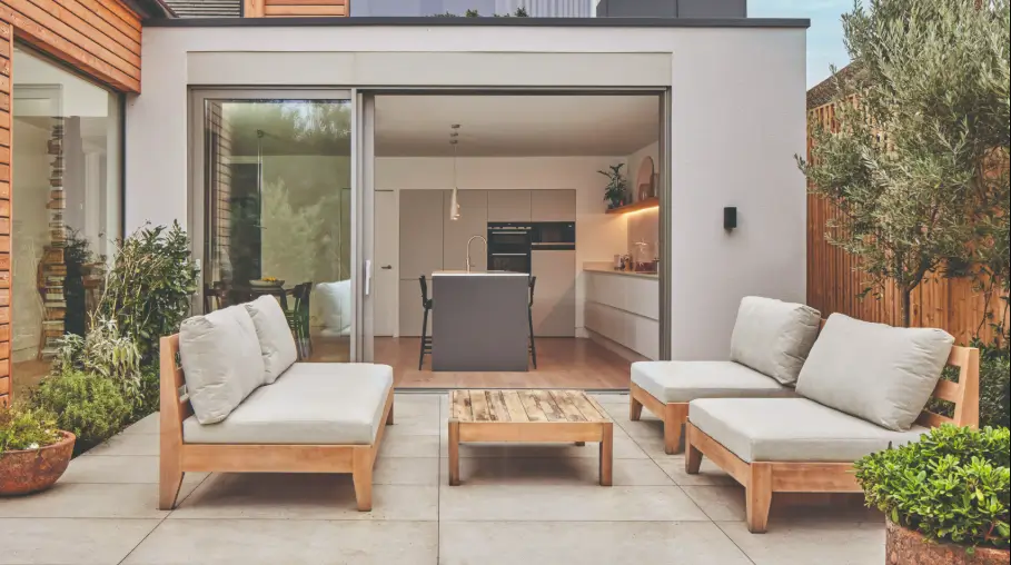 Benefits of Hiring Patio Furniture Assembly Services for Outdoor Spaces